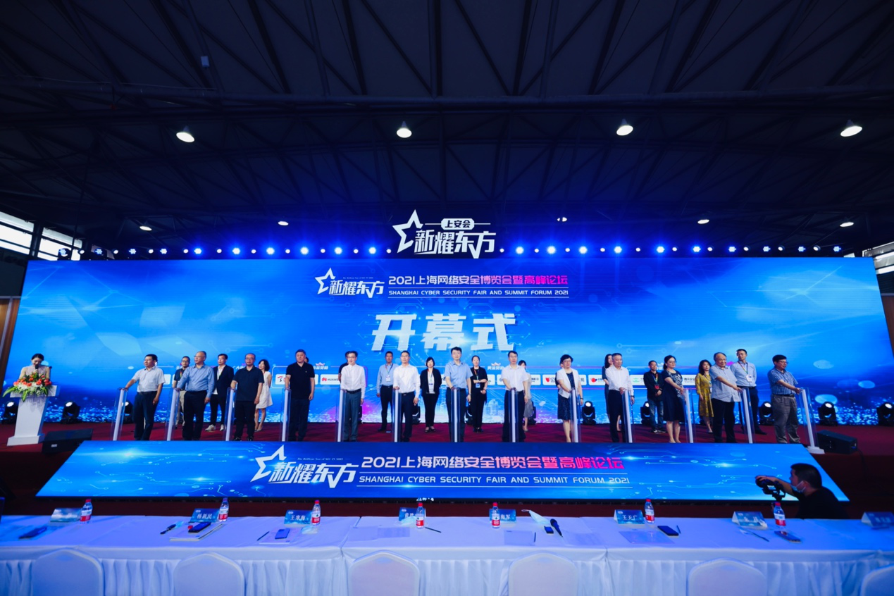 À¶É«µÄÎę̀ÉÏÑݳöµÄ¼¸Ð¡ÎÒ˽¼ÒÖжȿÉÐŶÈÐÎòÒÑ×Ô¶¯ÌìÉú